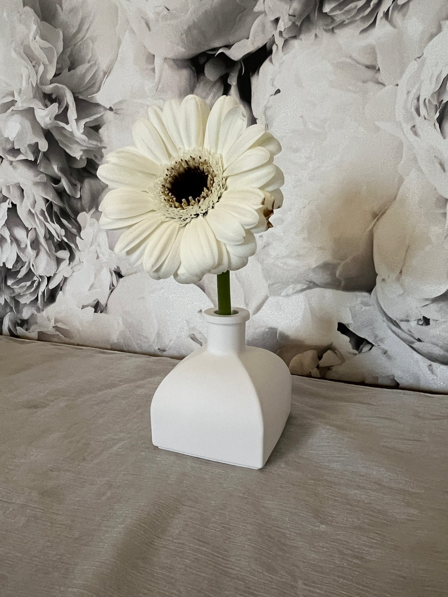 Découvrez Vase y - Madrid - ici en blanc