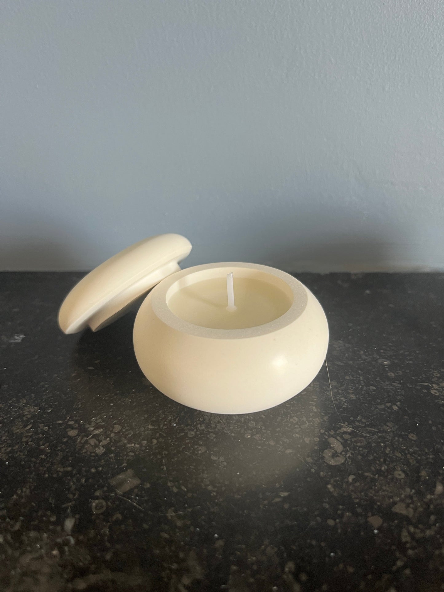 Petit Galet - Bougie naturelle et parfumée LUCILE