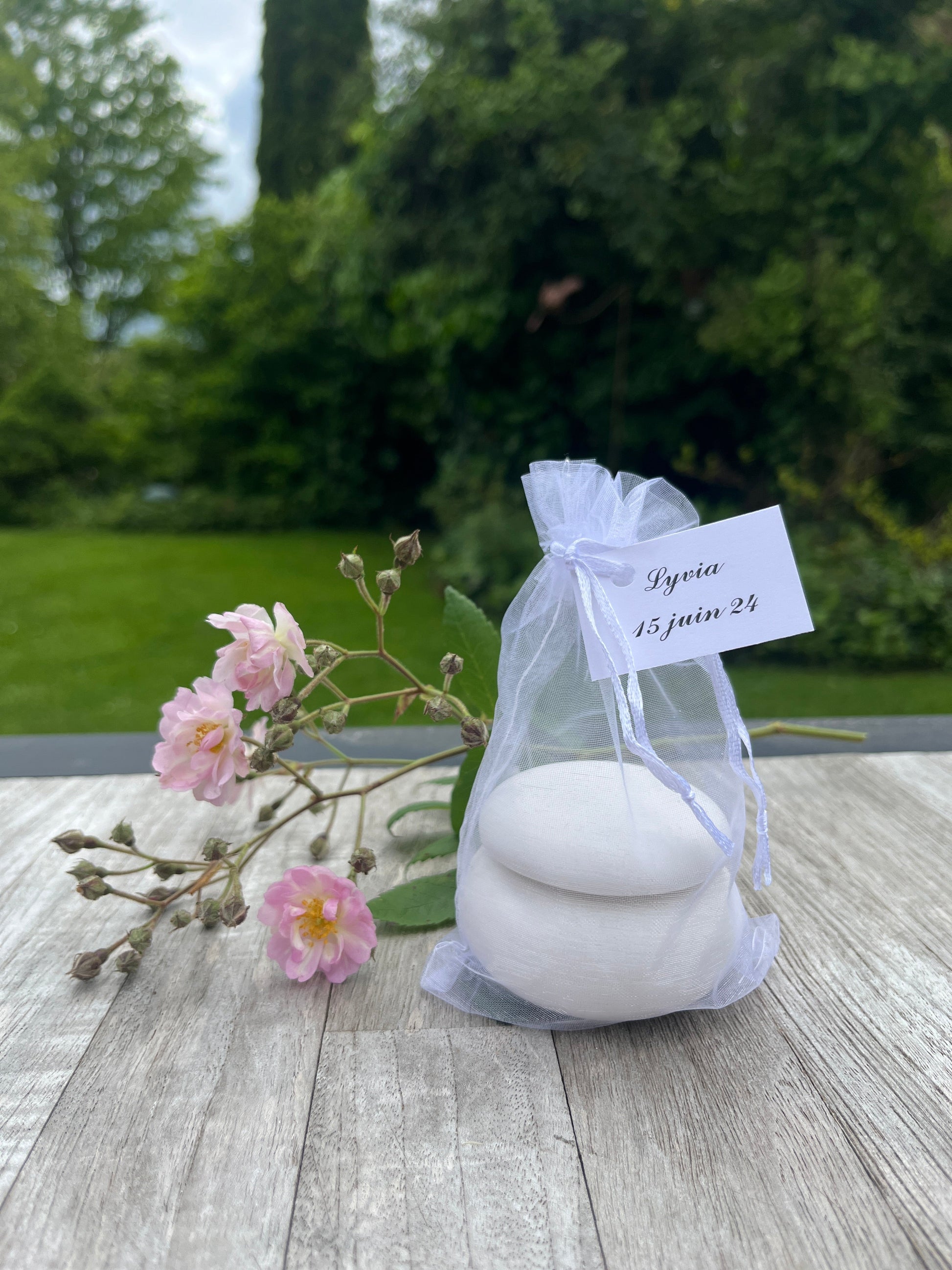 Petit Galet - Bougie naturelle et parfumée LUCILE